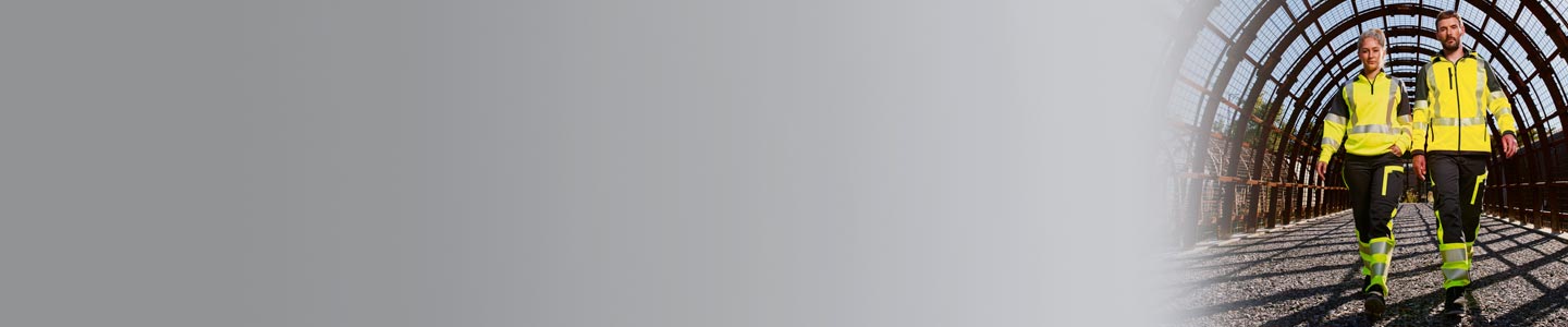 Banner mit Mitarbeiter in BP® Schutzkleidung (PSA).