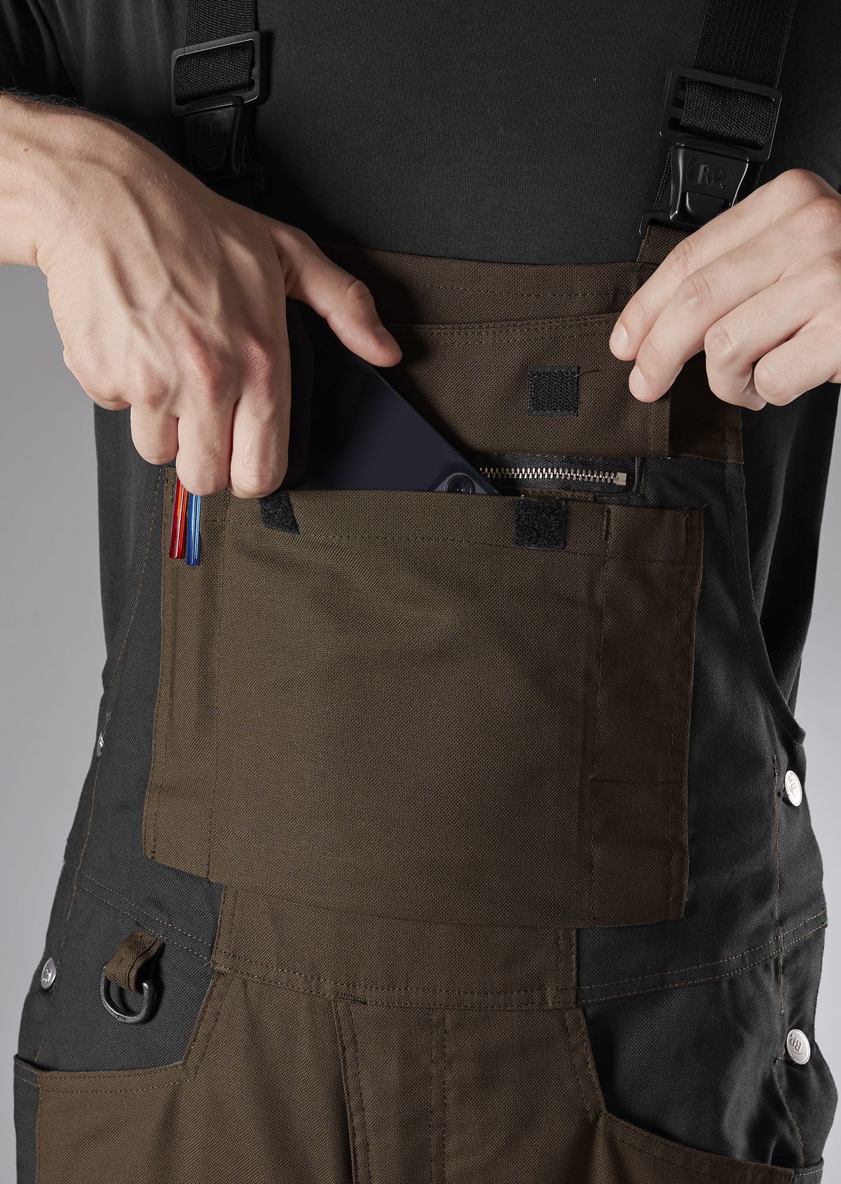 BP® Cotte à bretelles robuste avec genouillères marron/noir Thumbnail 3