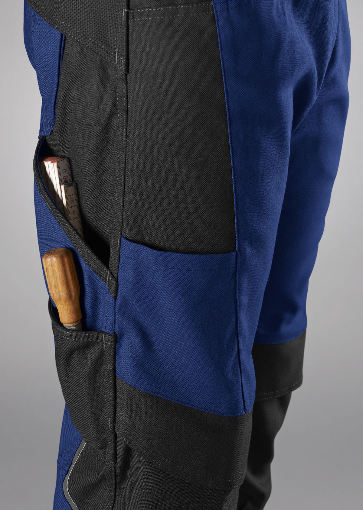 1820-565-1332_BP® Robuste Arbeitshose mit Kniepolstertaschen_königsblau/schwarz_Bild 5