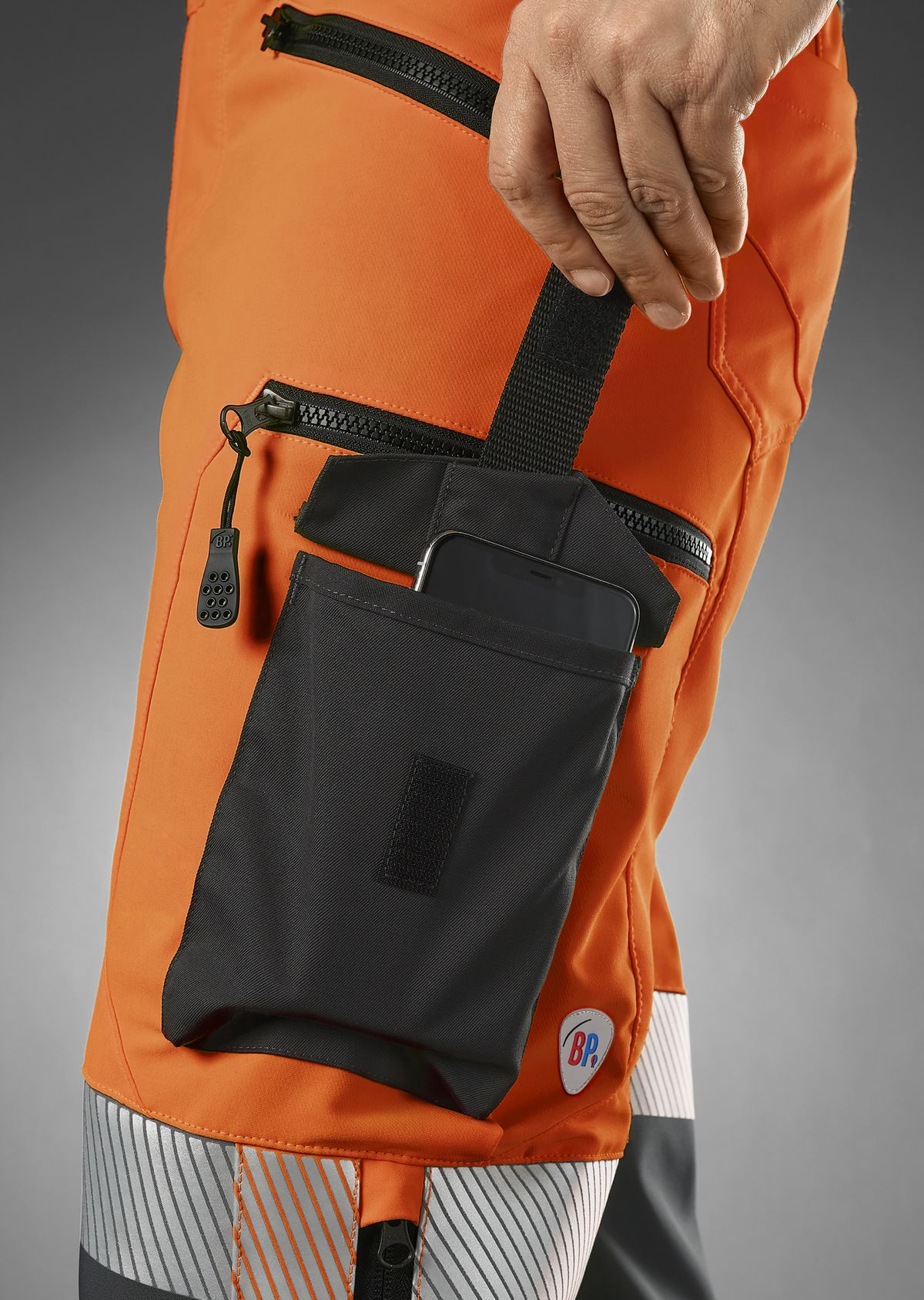 2044-883-6556_BP® Superstretch-broek met hoge zichtbaarheid en kniezakken_signaaloranje/antraciet_afbeelding 5