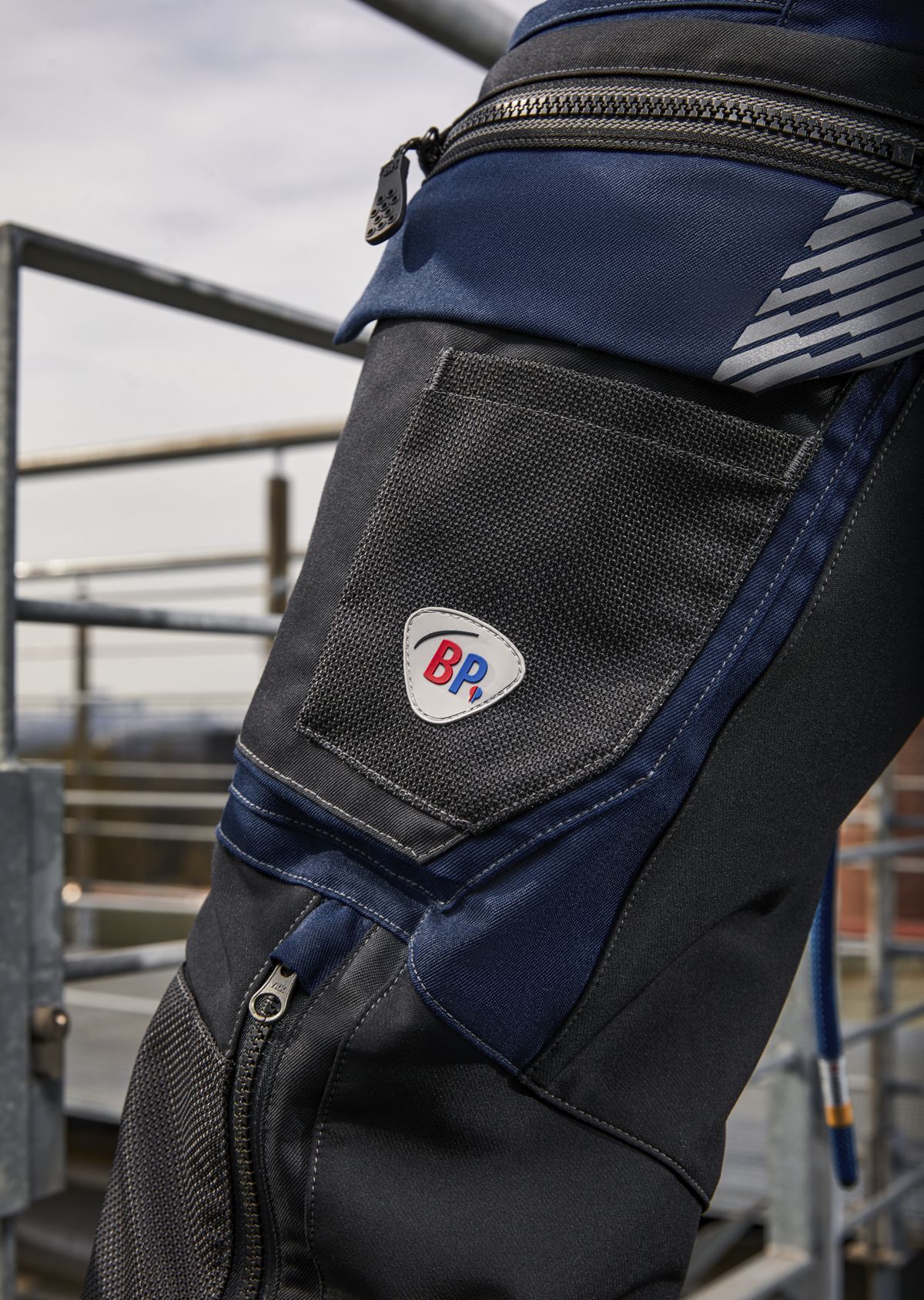1968-570-1432 BP® Lightweight hybrid work trousers with knee pad pockets night blue/black Thumbnail 5