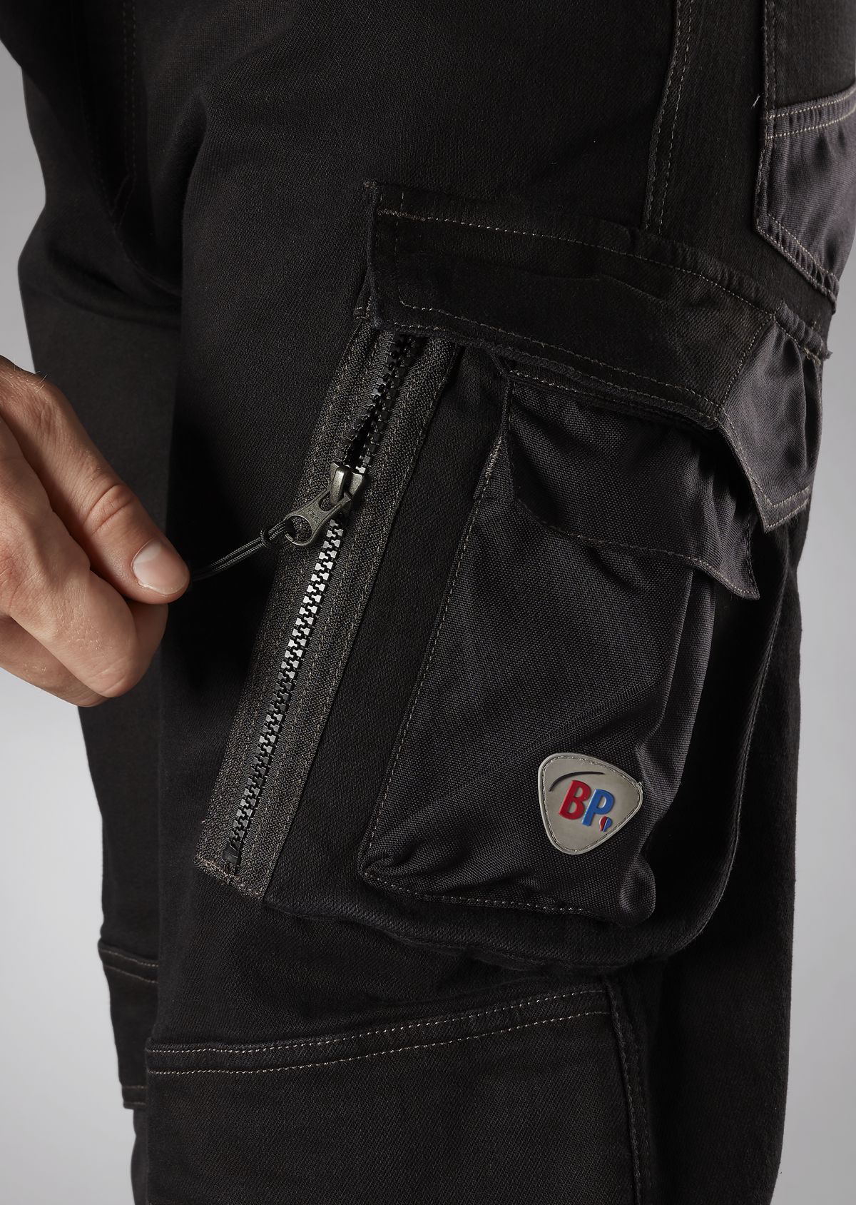 BP® Jean worker avec genouillères noir délavé Thumbnail 4