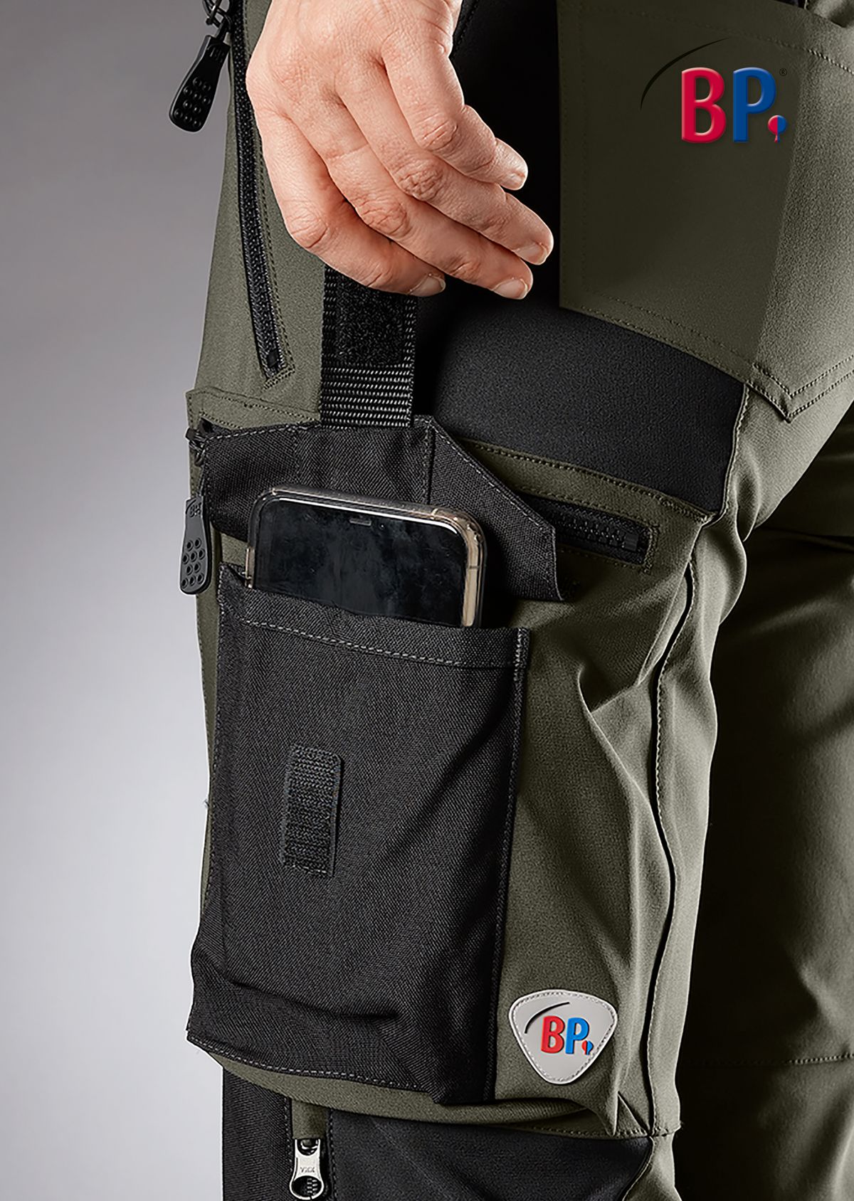 1862-620-7332_BP® Superstretch-Arbeitshose mit Kniepolstertaschen für Damen_oliv/schwarz_Bild 5