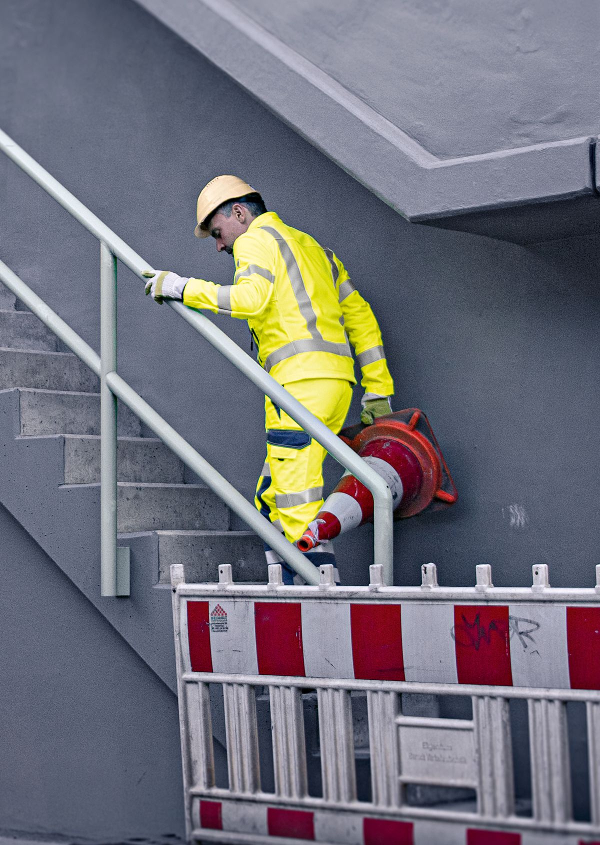 BP® Veste soft-shell à haute visibilité jaune haute visibilité Thumbnail 5