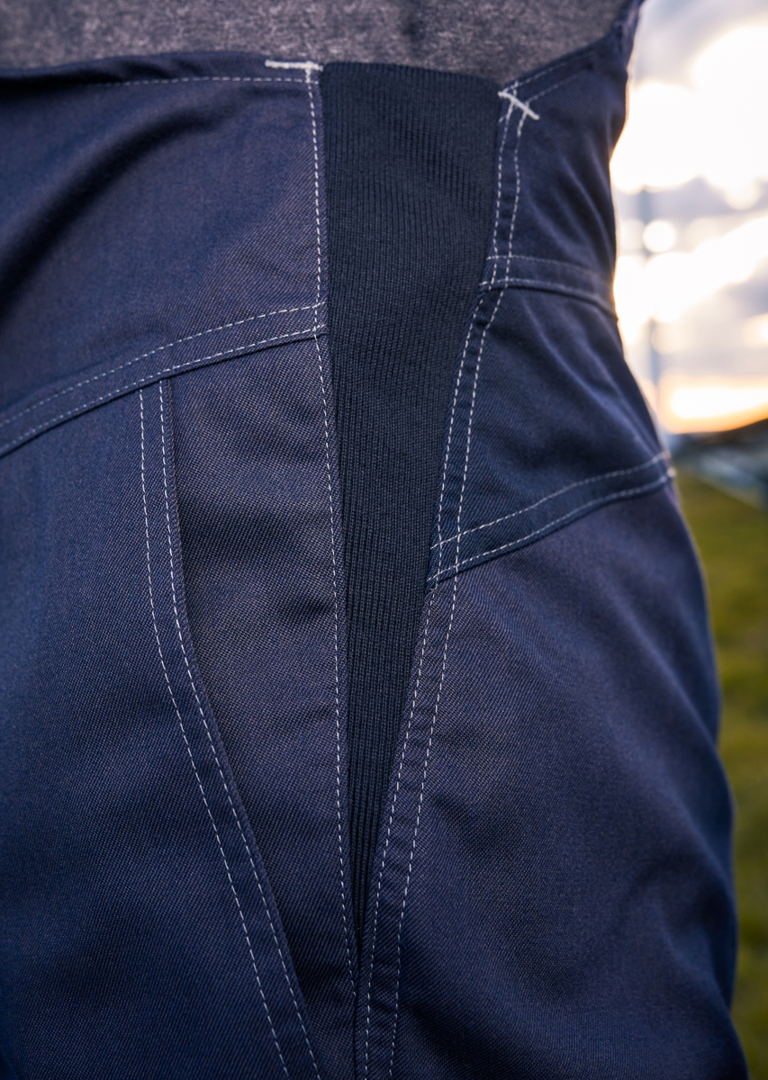 2437-581-5632 BP® Lichte multinorm-tuinbroek APC2 antraciet/zwart Thumbnail 3