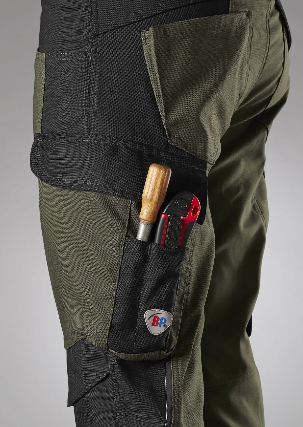 1820-565-7332_BP® Robust work trousers with knee pad pockets_olive/black_Image 4
