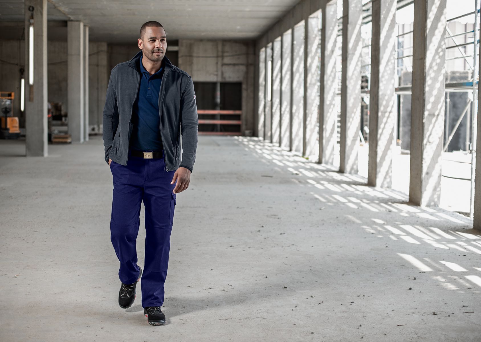 BP® Pantalon de travail basic en coton avec genouillères bleu foncé Thumbnail 2
