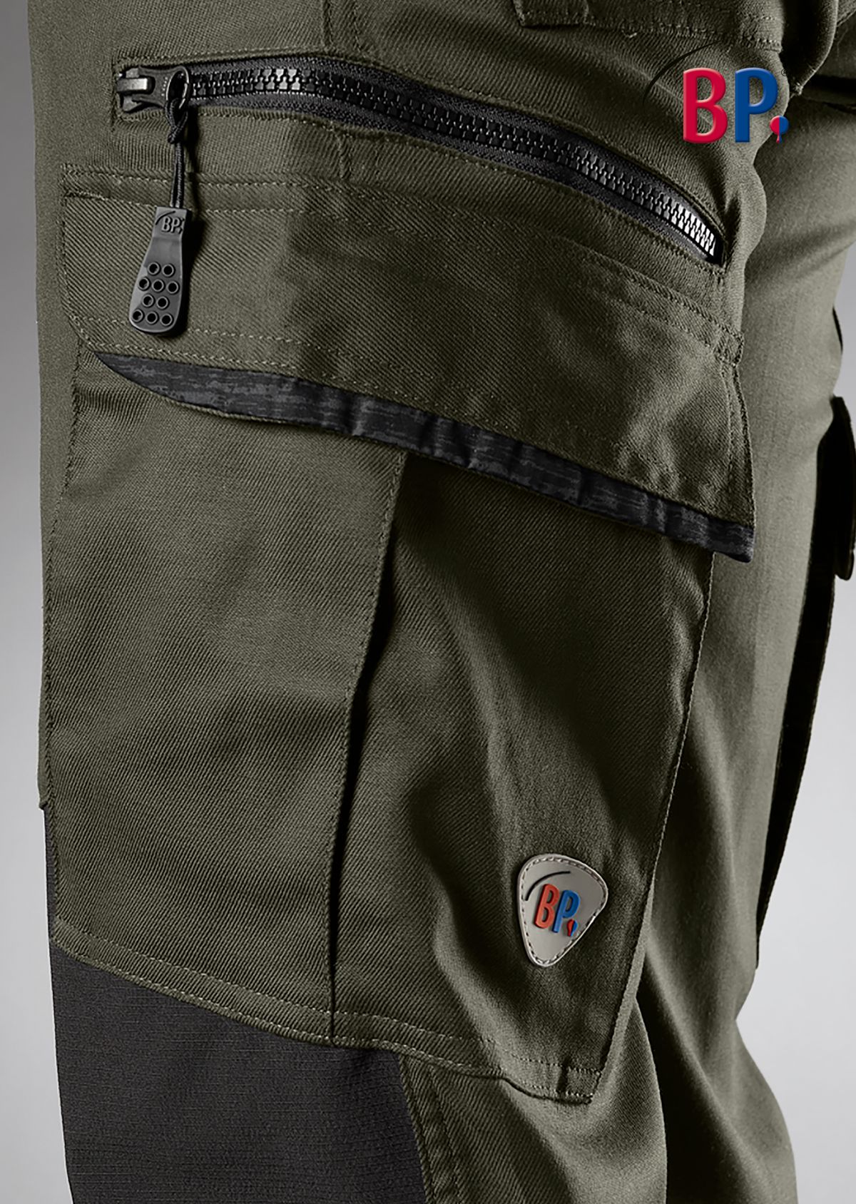 1826-033-7332 BP® Pantalon de travail stretch léger, renforts aux genoux olive/noir Thumbnail 3
