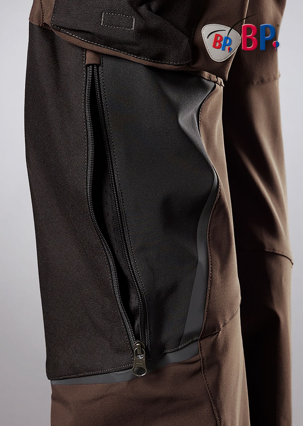 1861-620-4832 BP® Super-stretch work trousers with knee pad pockets brown/black Thumbnail 4