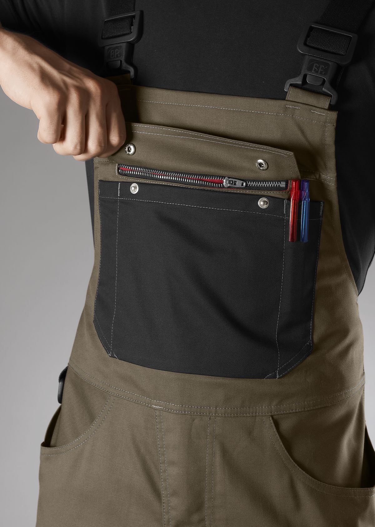 1979-570-5032 BP® Cotte à bretelles légère avec genouillères noix/noir Thumbnail 2