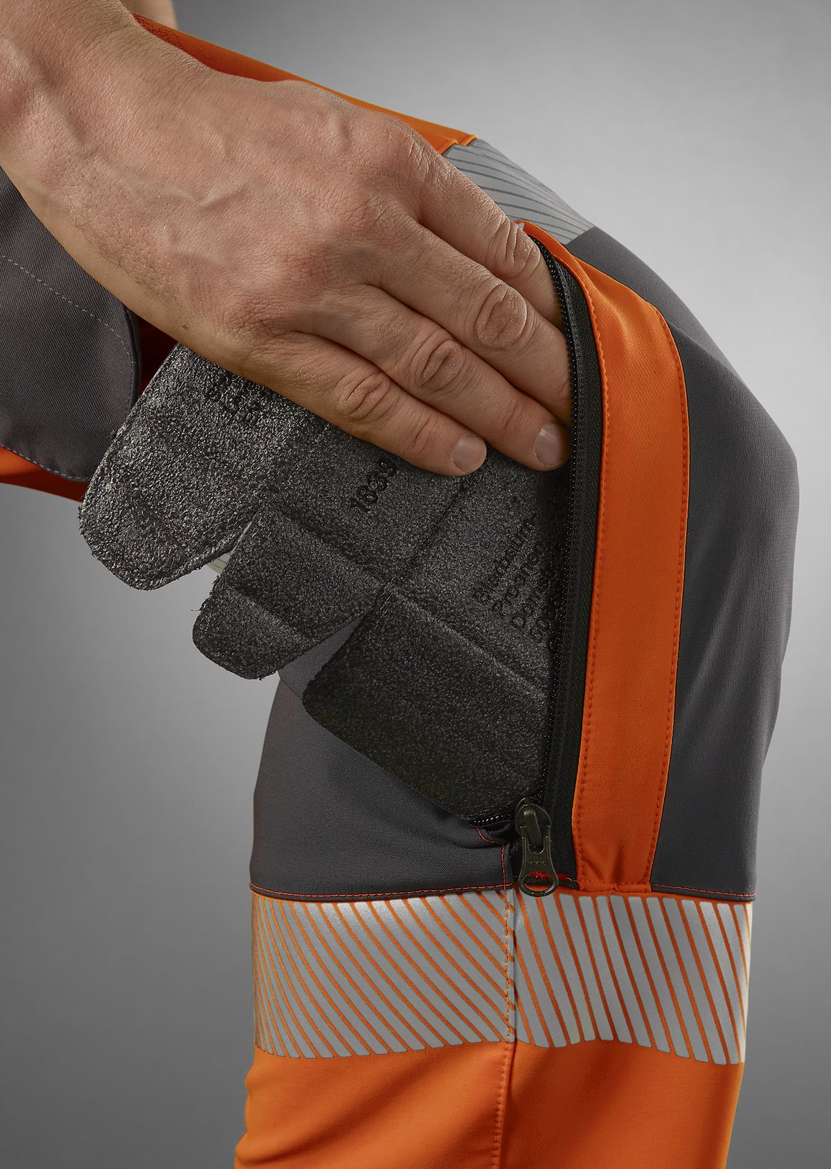 2044-883-6556_BP® Superstretch-broek met hoge zichtbaarheid en kniezakken_signaaloranje/antraciet_afbeelding 6